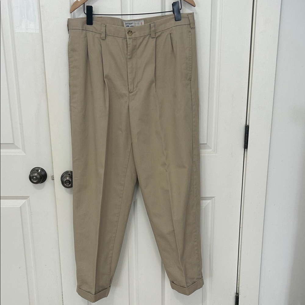 Old Navy Men's Khaki Chinos